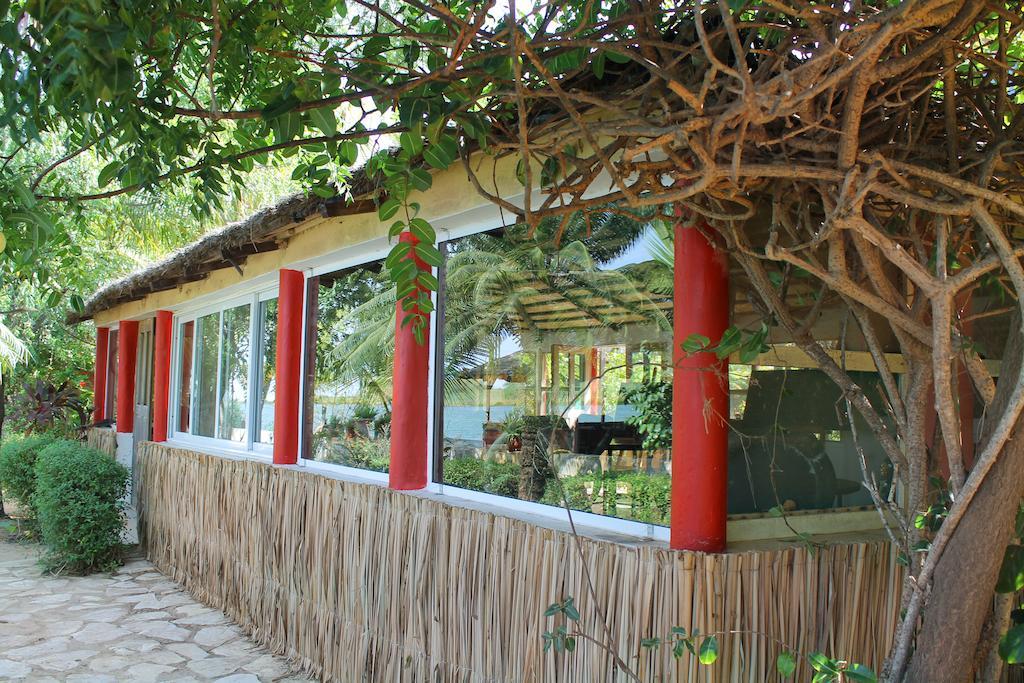 Lampsar Lodge Ndiongo ภายนอก รูปภาพ